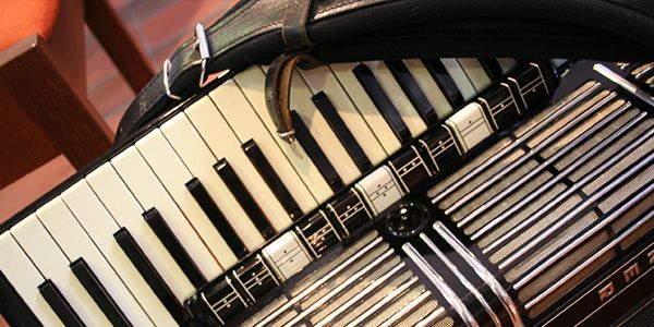 Smartlappenboot, Amsterdam accordion op de smartlappenboot
