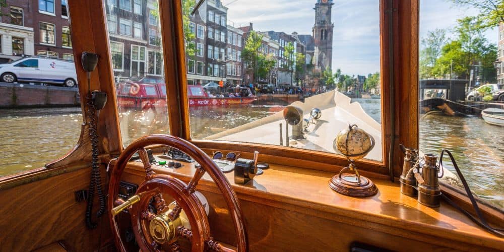 Salonboot tijdens rondvaart Amsterdam