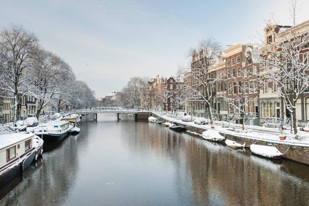 Amsterdamse gracht in de winter