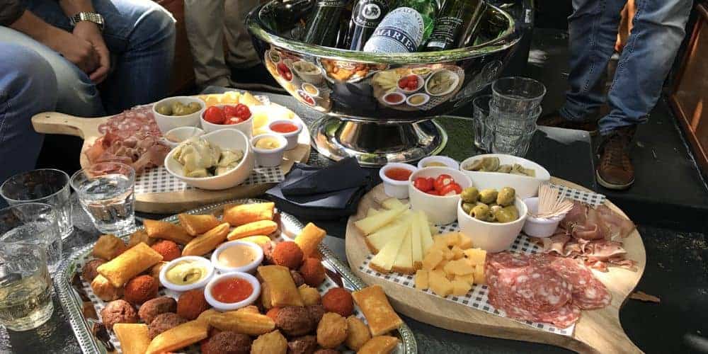 borrelboot amsterdam snacks hapjes