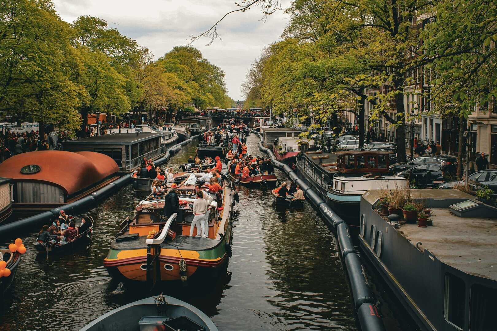 Rent a boat Amsterdam King's Day 2026