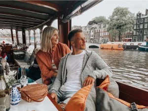 Genießen Sie die Aussicht auf dem Titanic-Boot