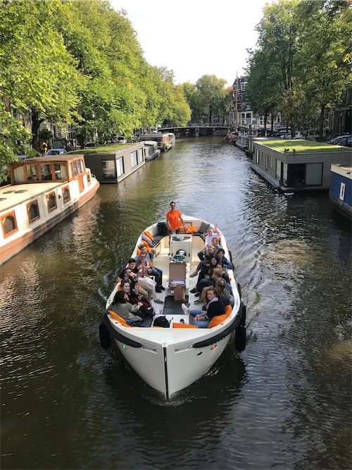Schaluppe Amigo auf den Grachten Amsterdams