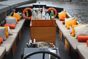 Extensive drinks package on sloop Vording interior