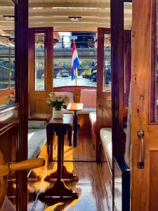 Interior saloon boat Elisabeth