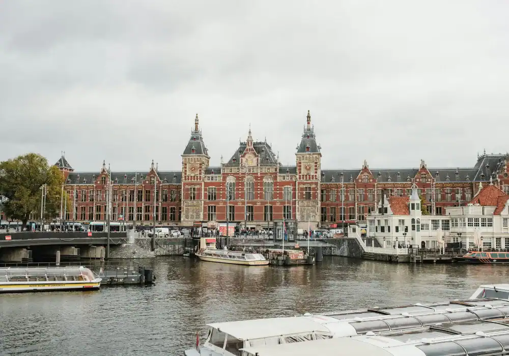 Amsterdam station