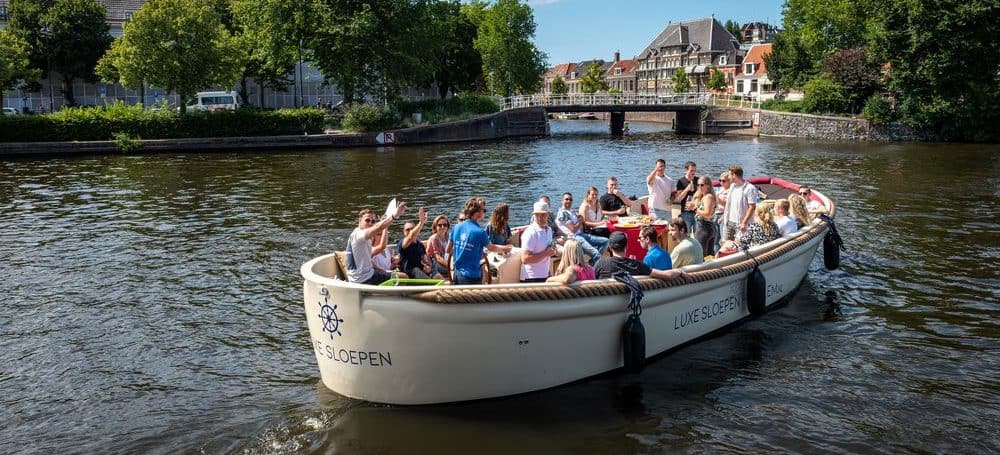 mensen op een boot