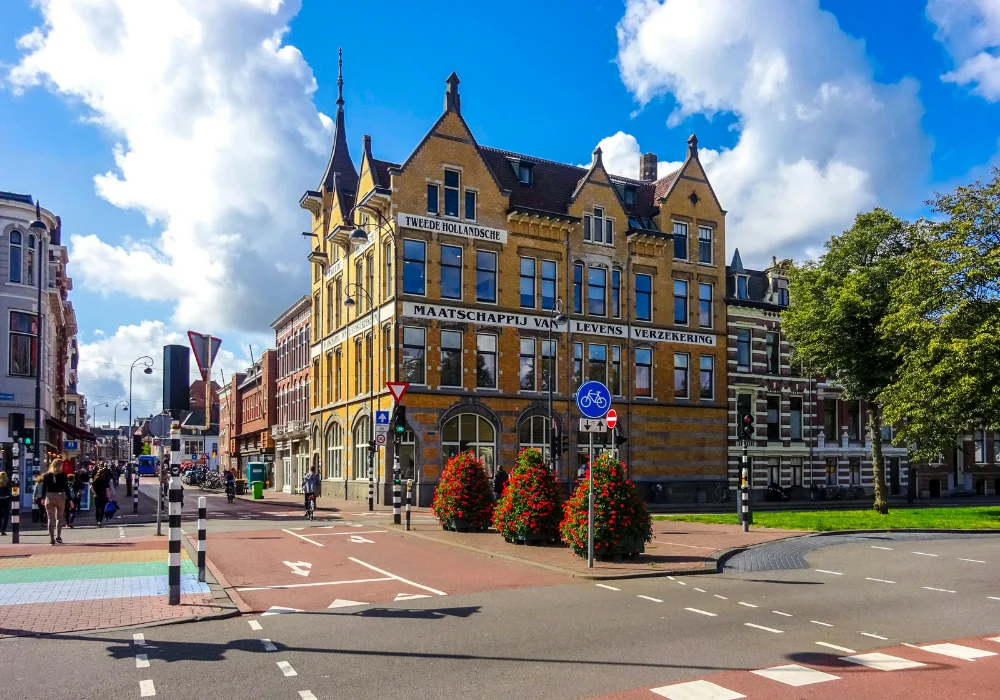 Haarlem private canal cruise Golden Streets