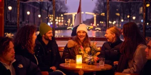 Luxus-Abendfahrt auf einem Amsterdamer Salonboot – Stimmungsfoto 1