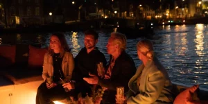 Luxus-Abendbootstour Amsterdam – traditionelles Boot – Stimmungsfoto 2