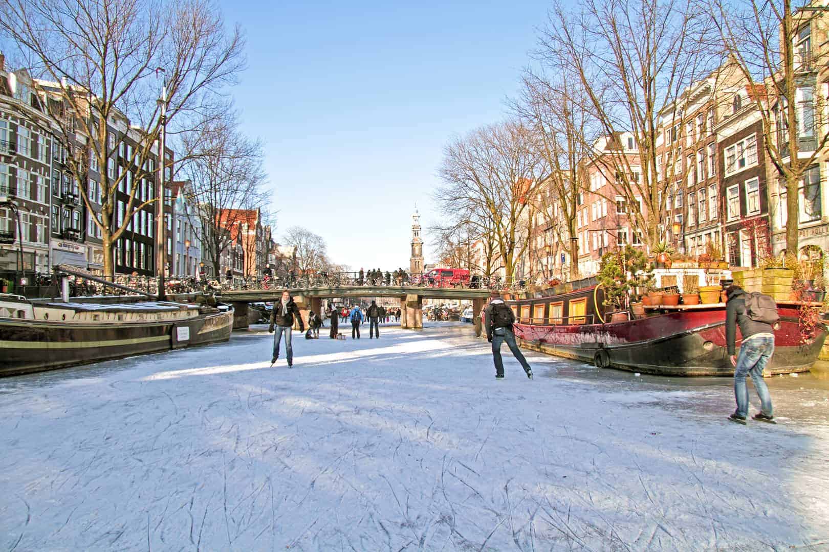 Skating along the canals in Amsterdam