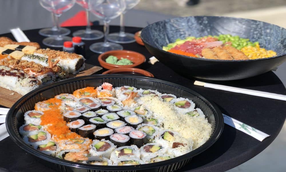 Sushi op een luxe sloep