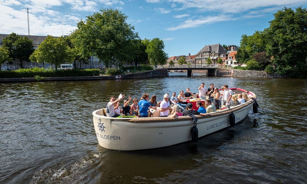 Varen over het Spaarne in Haarlem
