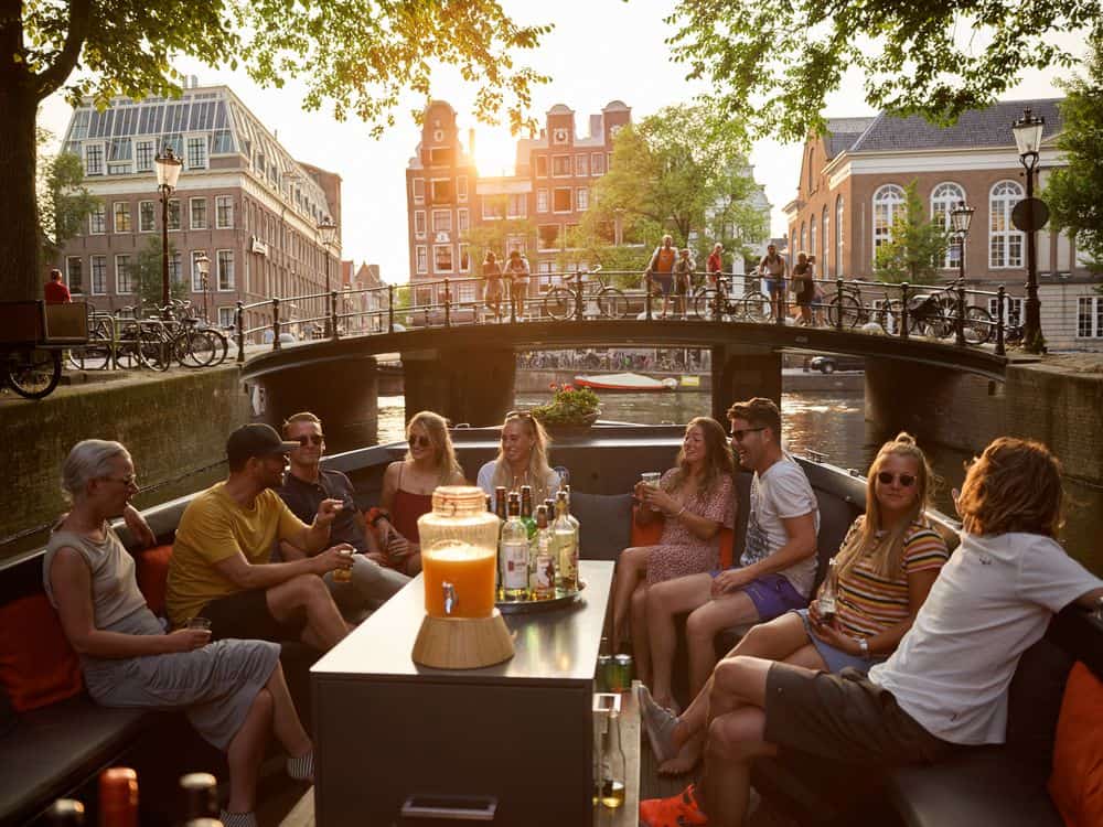 Varen door de stad Amsterdam