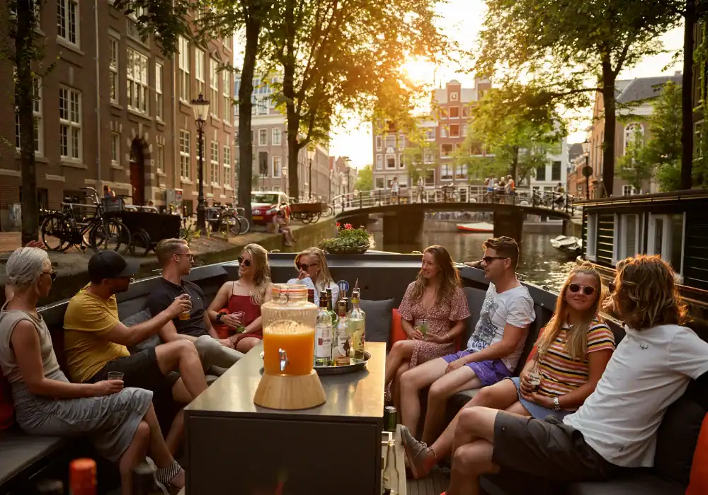 Varen op de Amsterdamse grachten