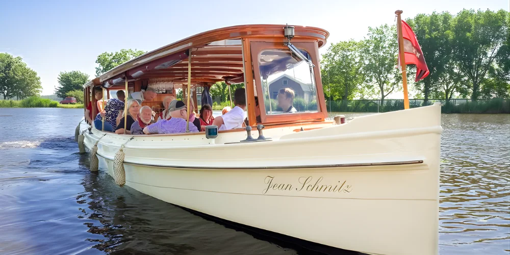 Salonboot Pax auf den Grachten