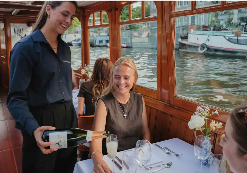 Dinner cruise in Amsterdam along the city’s canals